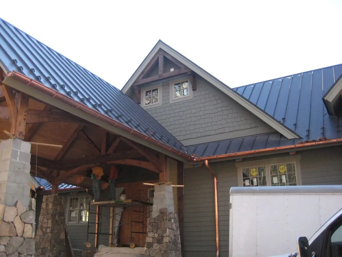 Craftsman Roofing team delivering quality roofing work in Hooes